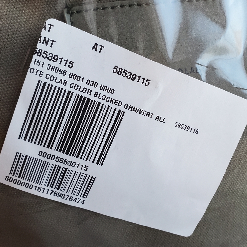 Raven Monochromatic Tote Bag in olive green - Picture 5 of 7